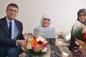 102 yaşındaki hastaya ve kızına ziyaret