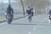İstanbul’da motosikletli sürücülerden tehlikeli sürüş tekniği!