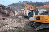 Bursa Osmangazi’de metruk bina yıkımları hız kazandı
